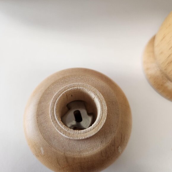 Vintage Chyn Tai Co. Ltd. Wooden Pepper Grinder 17cm - Picture 7 of 7